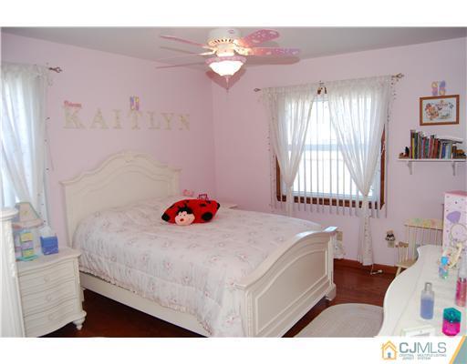 362 Wheeler Road North Brunswick, NJ 08902 - Photo 10 of 14 Gallery Image 10