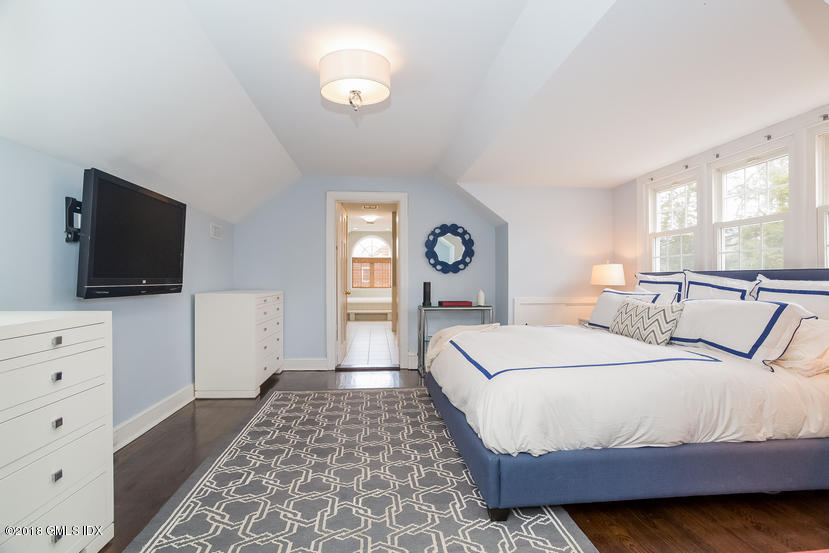 18 Spring Street Riverside, CT 06878 - Photo 22 of 35 031-Master_Bedroom-5275998-small