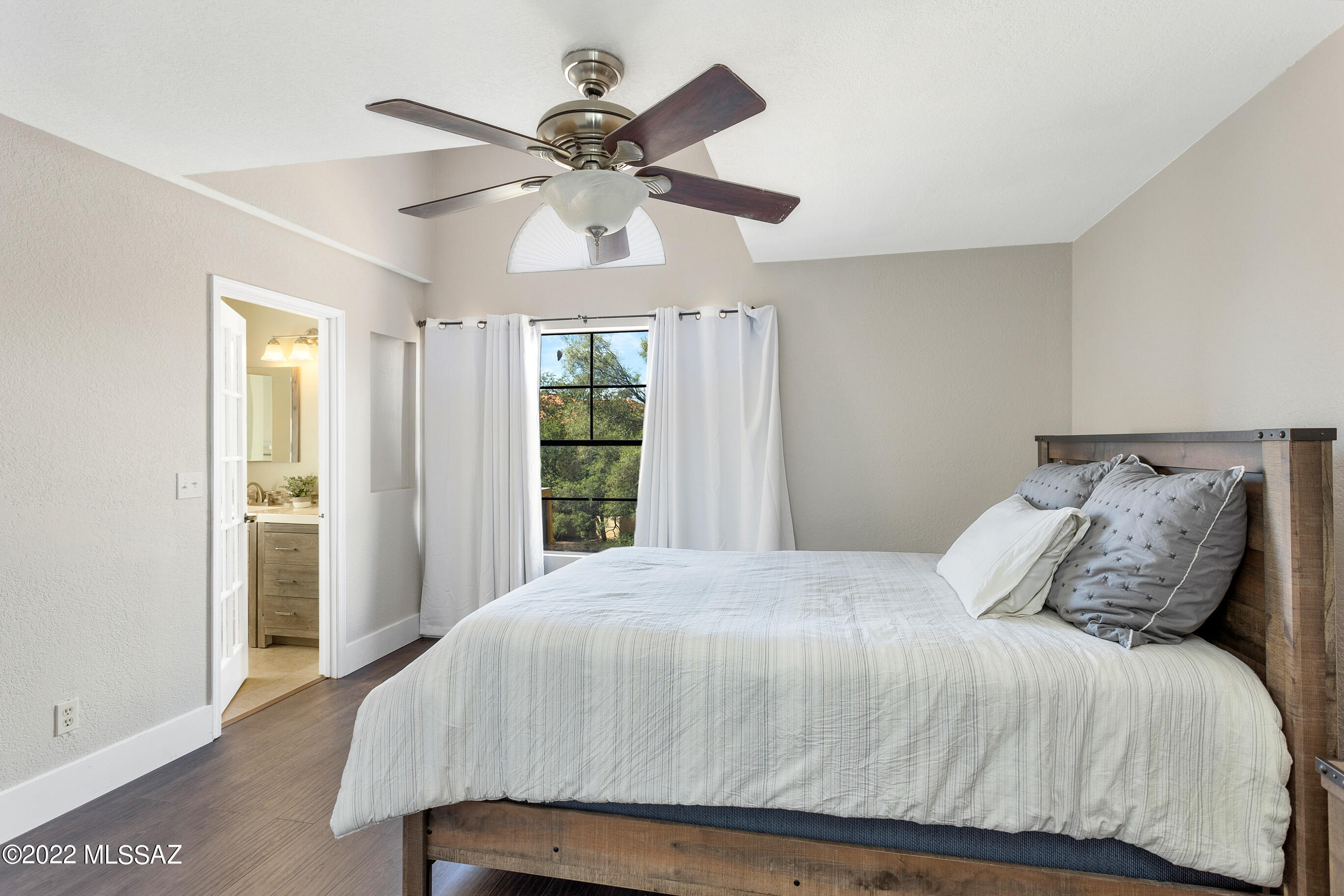 4653 West Lessing Lane Tucson, AZ 85742 - Photo 4 of 30