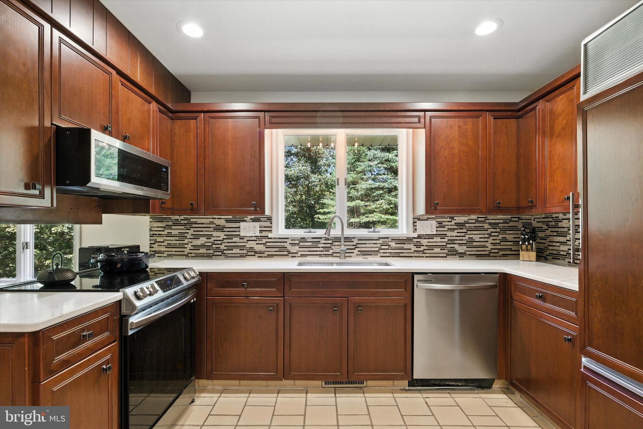 49 Fawn Drive Reading, PA 19607 - Photo 22 of 44 Kitchen - main level
