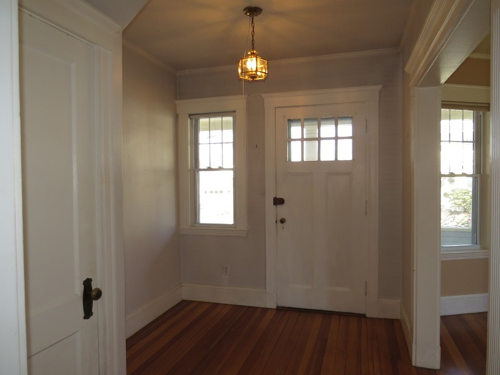 55 Katherine Road Watertown, MA 02472 - Photo 6 of 28 Gallery Image 6