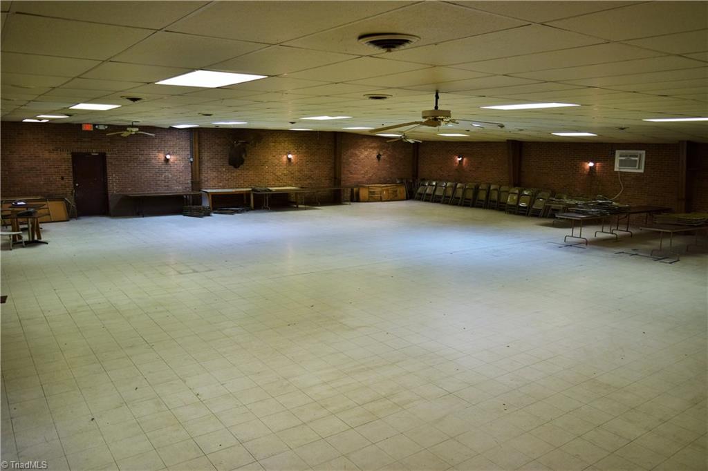 490 K Fork Road Madison, NC 27025 - Photo 20 of 30 Banquet room