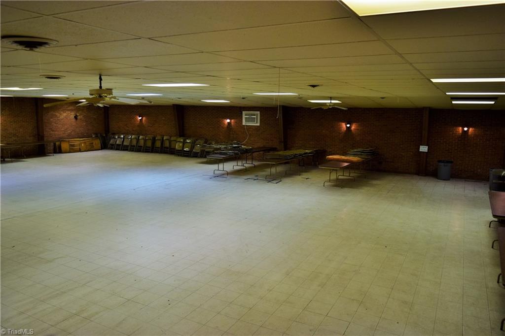 490 K Fork Road Madison, NC 27025 - Photo 21 of 30 Banquet room