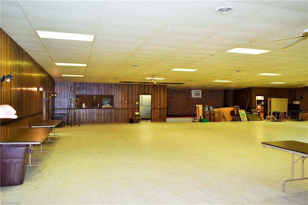 490 K Fork Road Madison, NC 27025 - Photo 22 of 30 Banquet room