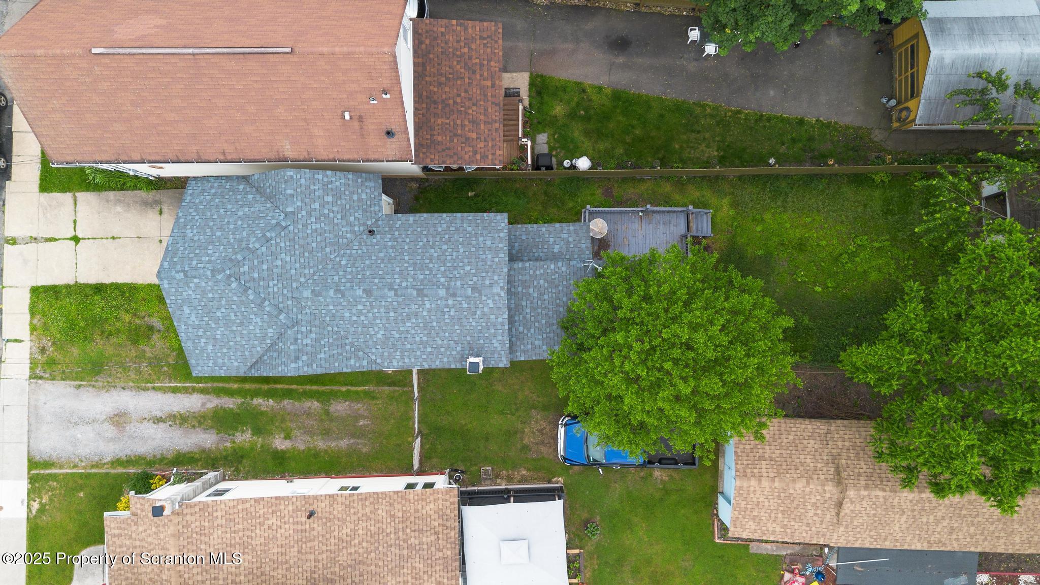 121 Throop Street Scranton, PA 18508 - Photo 5 of 37 an aerial view of a house