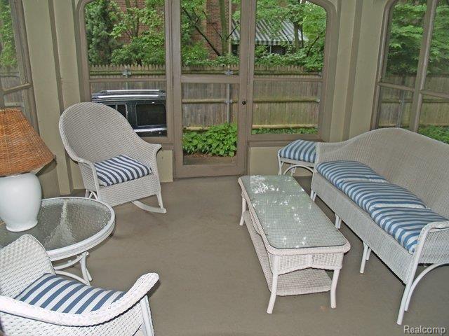 319 Lincoln Road Grosse Pointe, MI 48230 - Photo 6 of 24 Porch