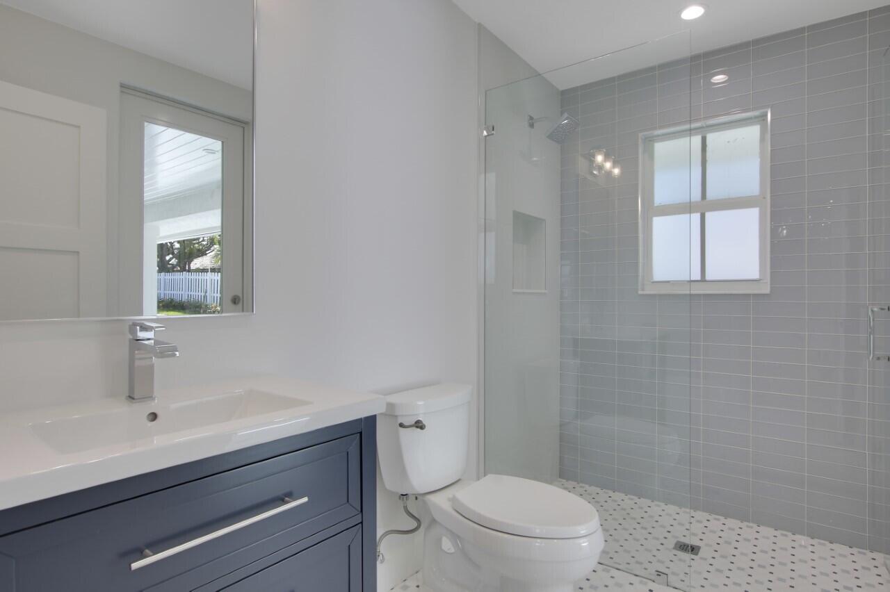 1504 Ocean Way Jupiter, FL 33477 - Photo 11 of 17 CABANA BATH