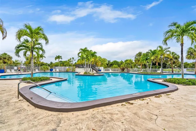 $480,000 | 10915 Southwest 71st Street, Miami, FL 33173