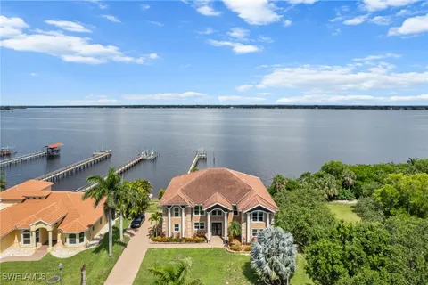 $1,140,000 | 6120 River Shore Court, North Fort Myers, FL 33917