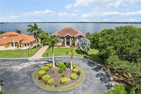 $1,140,000 | 6120 River Shore Court, North Fort Myers, FL 33917