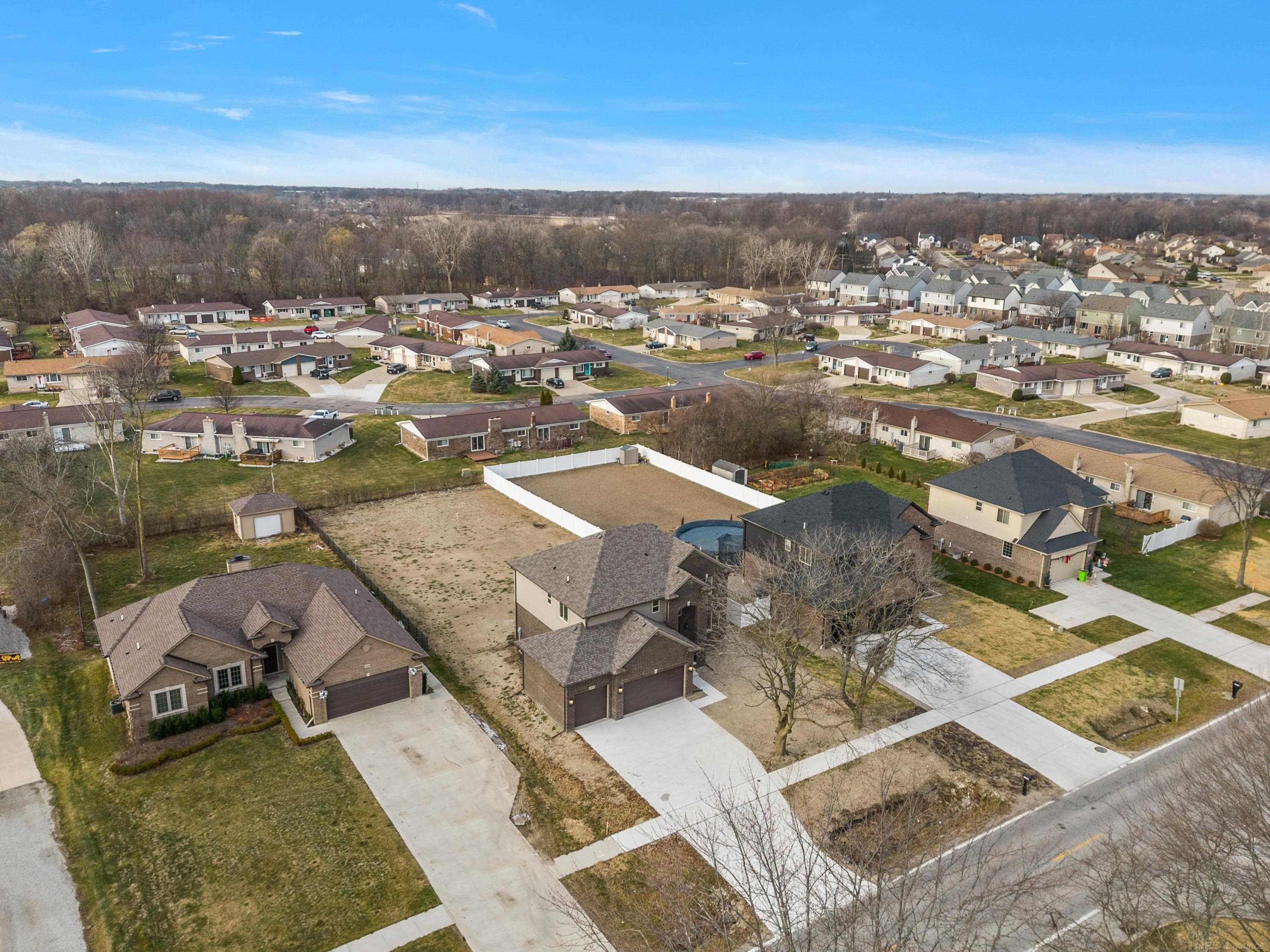 28570 Cotton Road New Baltimore, MI 48047 - Photo 13 of 46 50097299-13.JPG