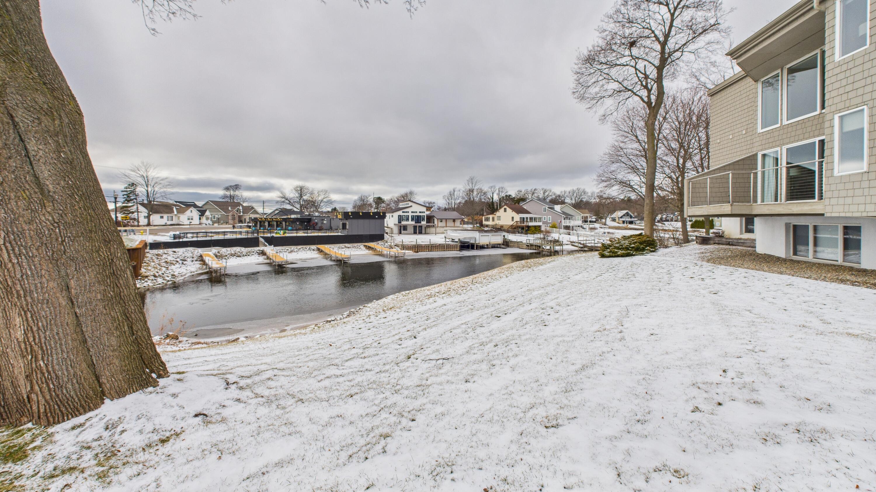 408 Ruddiman Drive, Unit 3 North Muskegon, MI 49445 - Photo 4 of 45 CAM04872G0-PR0053-STILL046