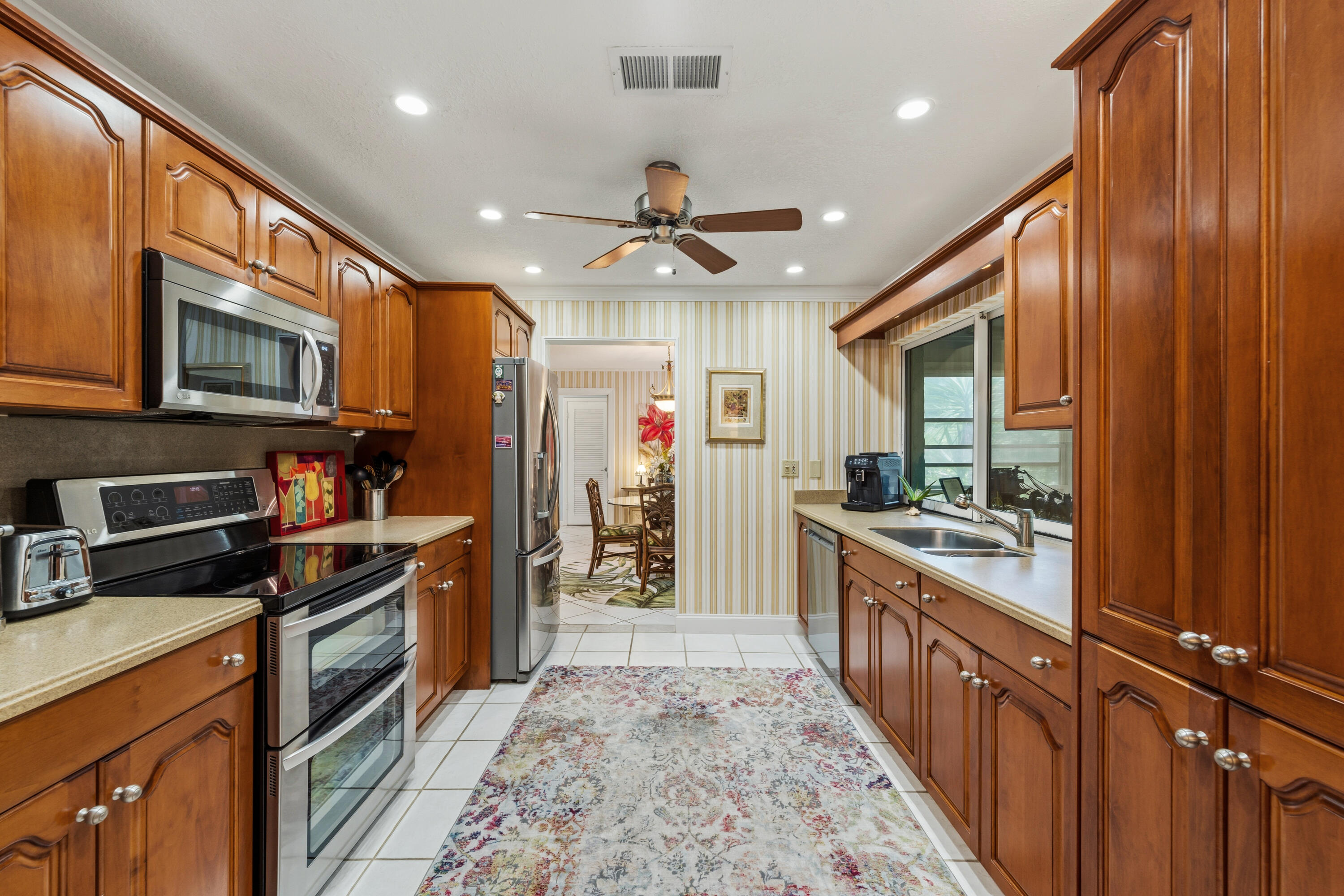 4176 Southeast Fairway Court Stuart, FL 34997 - Photo 12 of 46 12_23