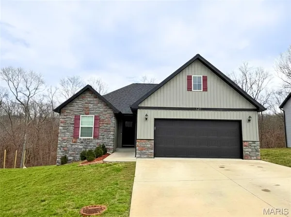 $369,900 | 120 Alice Drive, Waynesville, MO 65583
