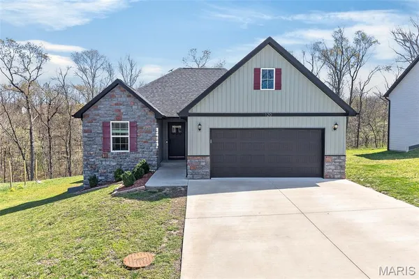 $369,900 | 120 Alice Drive, Waynesville, MO 65583