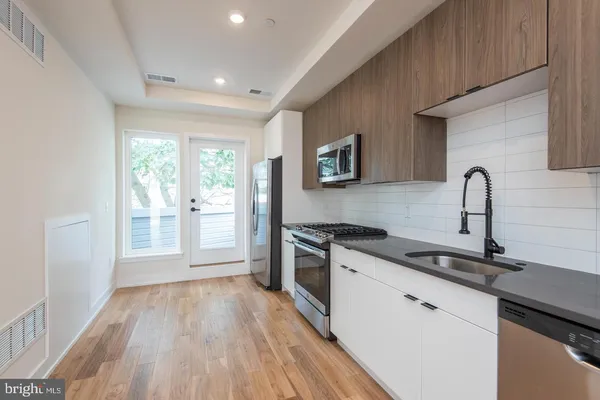 $5,000 | 3401 Hamilton Street, Unit 2, Philadelphia, PA 19104