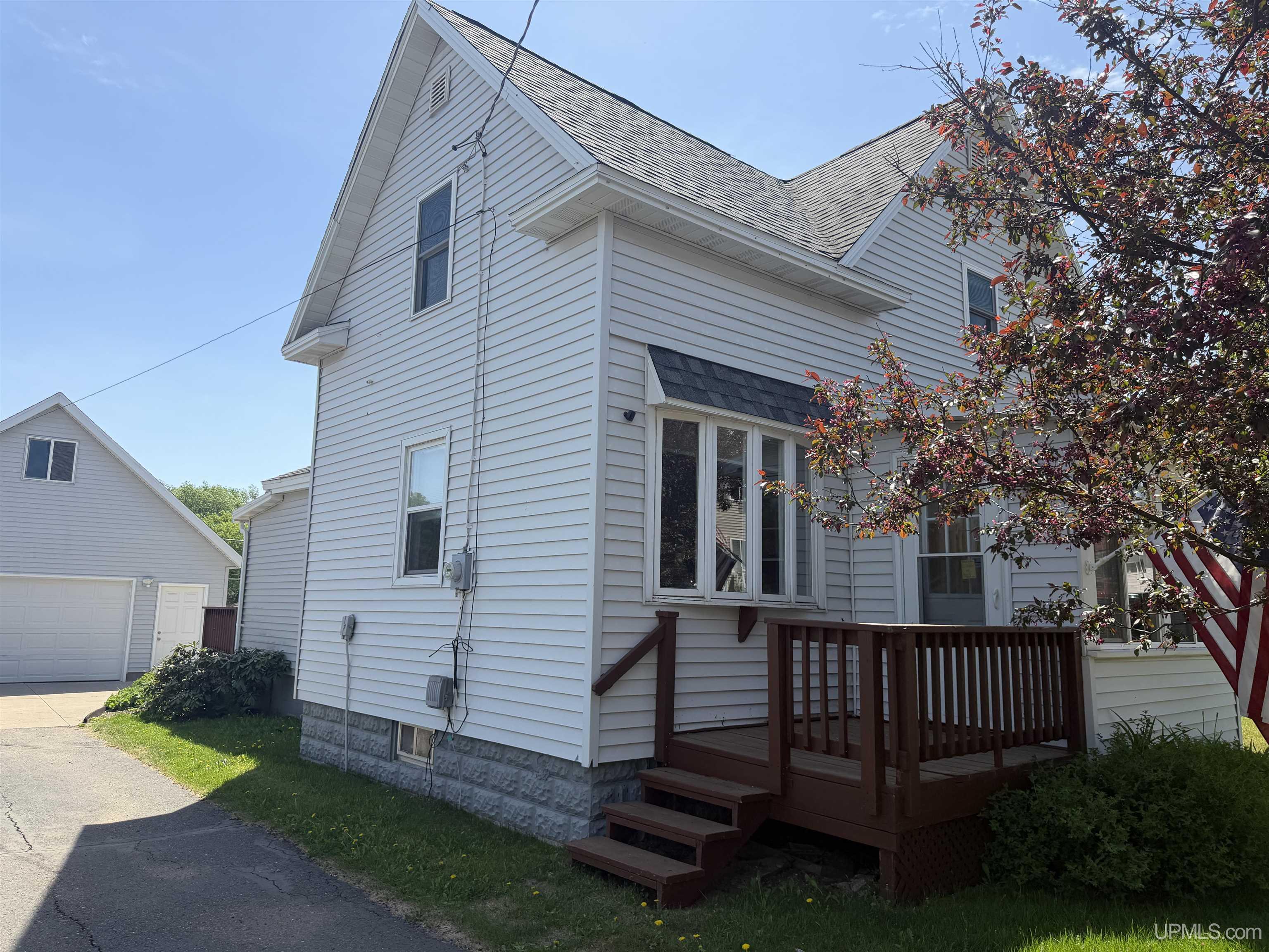145 Silver Street Ishpeming, MI 49849 - Photo 1 of 33