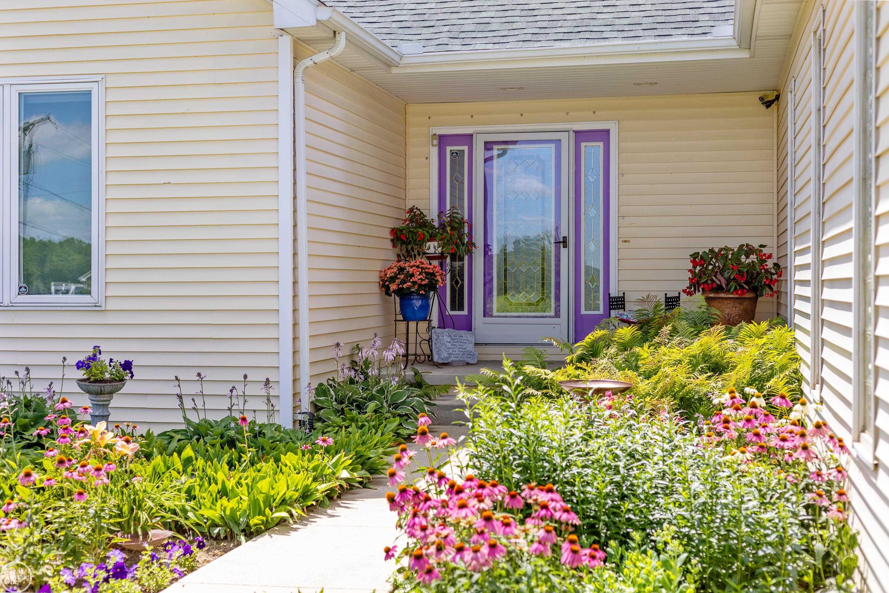 13899 Kimball Road Allenton, MI 48002 - Photo 9 of 95 50182804-31145742-4e60-4f06-9772-0463d830d340.JPG