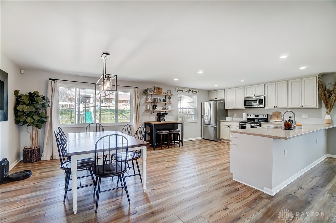 5704 Oak Valley Road Kettering, OH 45440 - Photo 7 of 41 Gallery Image 7