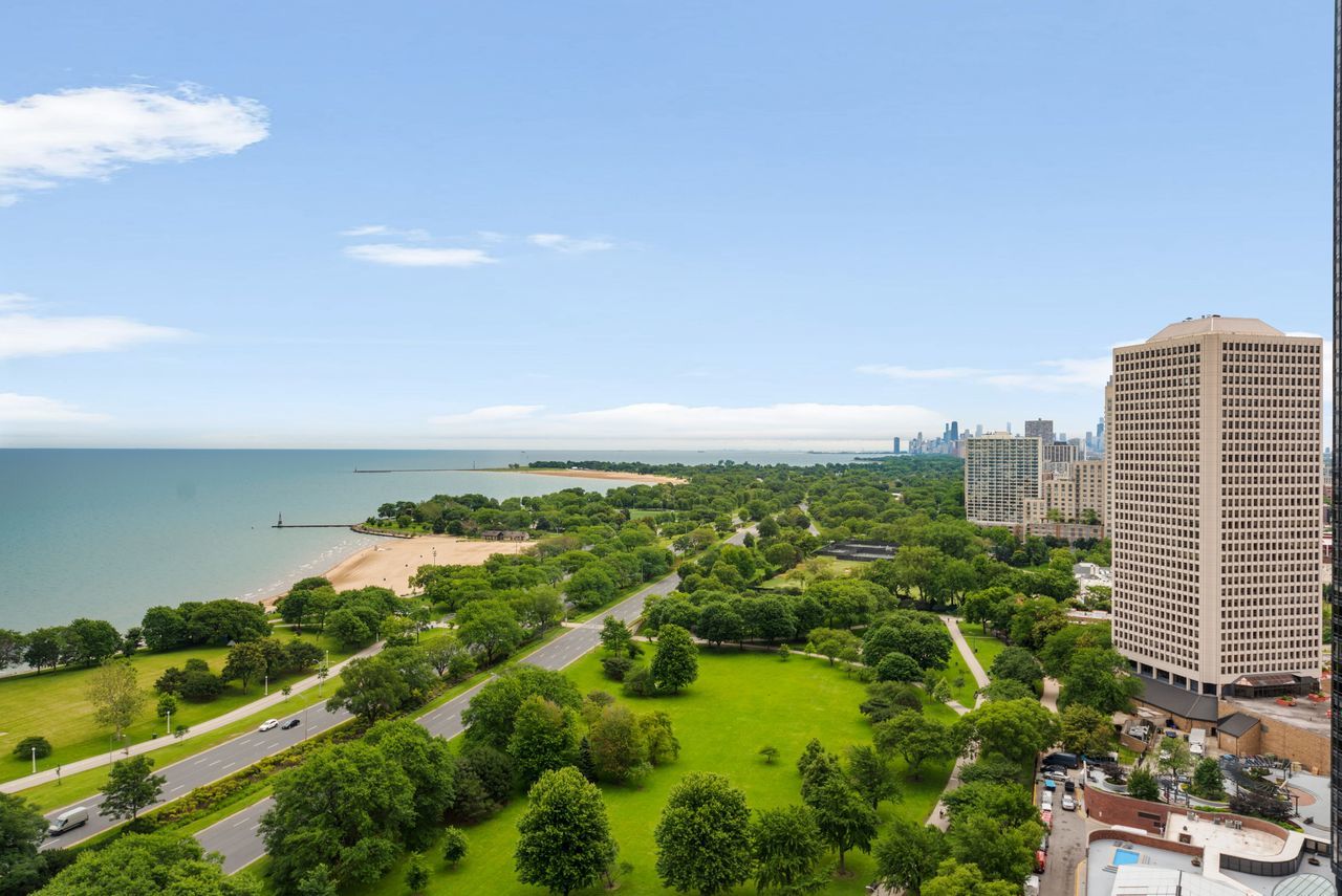 5455 North Sheridan Road, Unit 2602 Chicago, IL 60640 - Photo 11 of 25