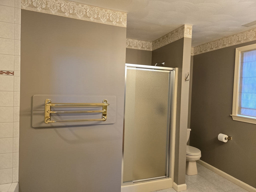 7 Tree Top Way Methuen, MA 01844 - Photo 20 of 35