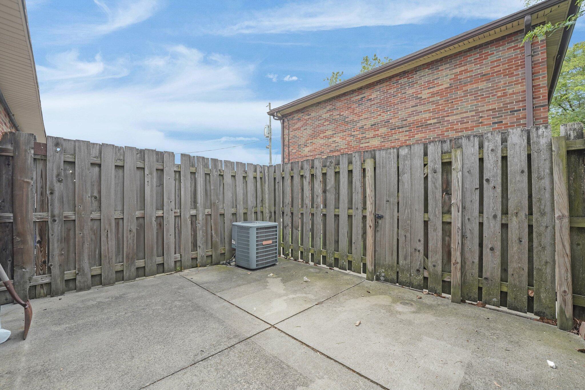 5738 Beechcroft Road, Unit L Columbus, OH 43229 - Photo 23 of 25 23-web-or-mls-5738-beechcroft-rd-unit-l