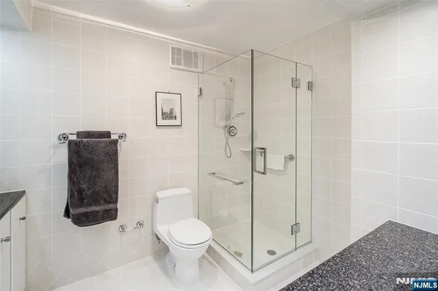 $759,000 | 200 Winston Drive, Unit C2808, Cliffside Park, NJ 07010