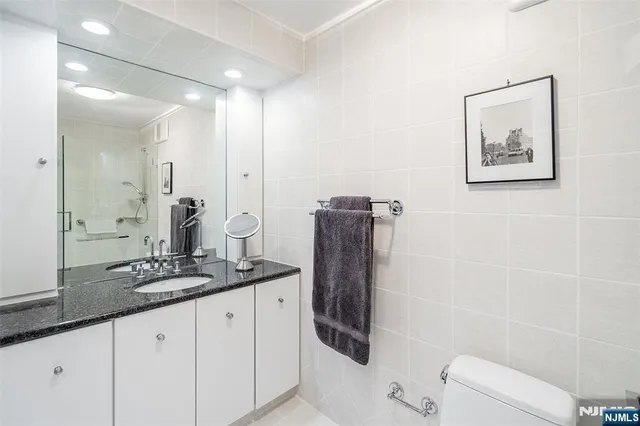 $759,000 | 200 Winston Drive, Unit C2808, Cliffside Park, NJ 07010