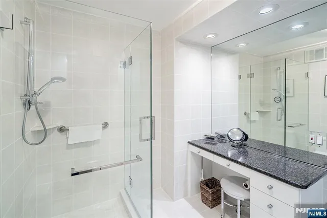 $759,000 | 200 Winston Drive, Unit C2808, Cliffside Park, NJ 07010