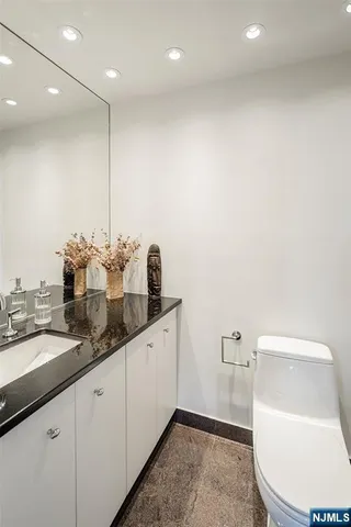 $759,000 | 200 Winston Drive, Unit C2808, Cliffside Park, NJ 07010