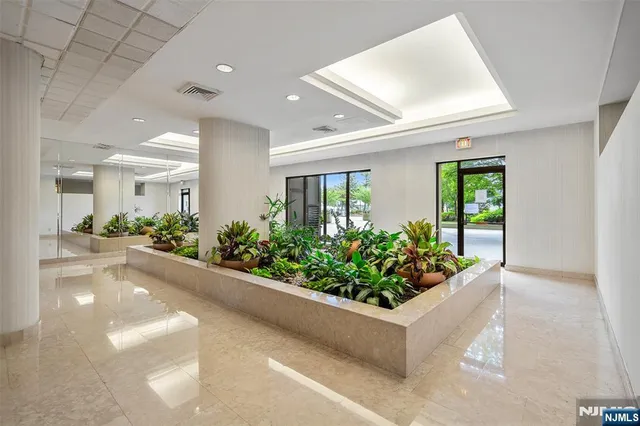 $759,000 | 200 Winston Drive, Unit C2808, Cliffside Park, NJ 07010