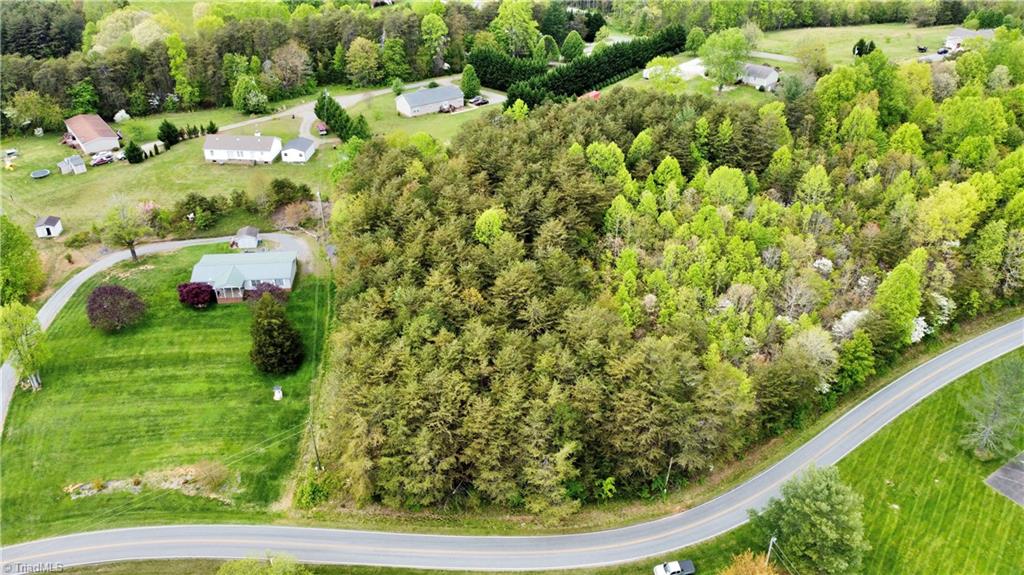4 George Chandler Road Mount Airy, NC 27030 - Photo 5 of 13 Gallery Image 5