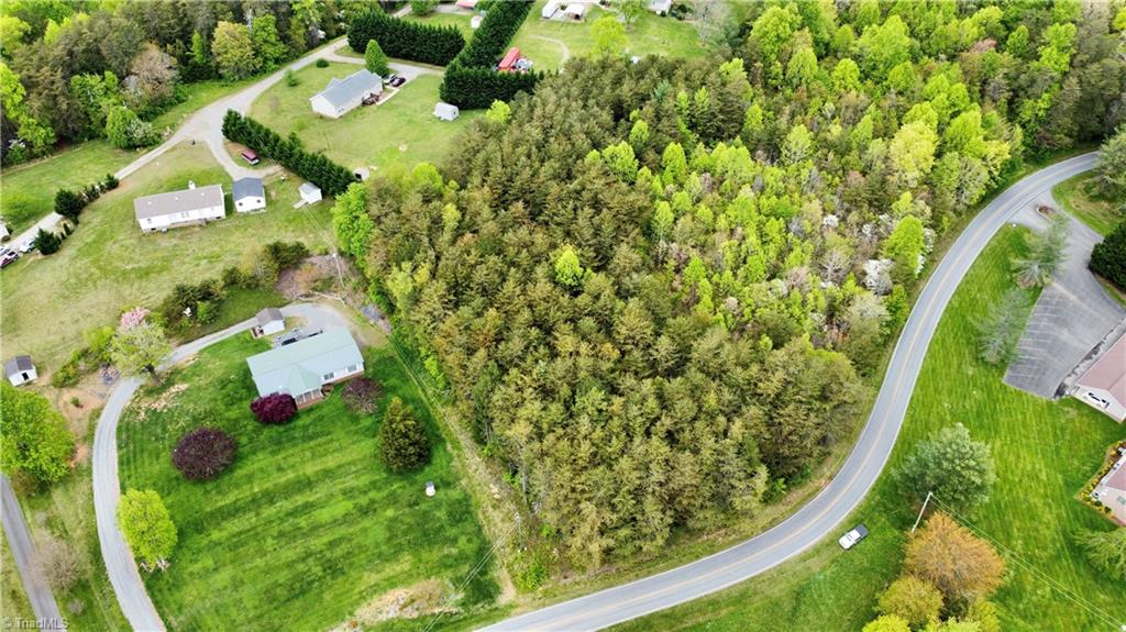 4 George Chandler Road Mount Airy, NC 27030 - Photo 7 of 13 Gallery Image 7