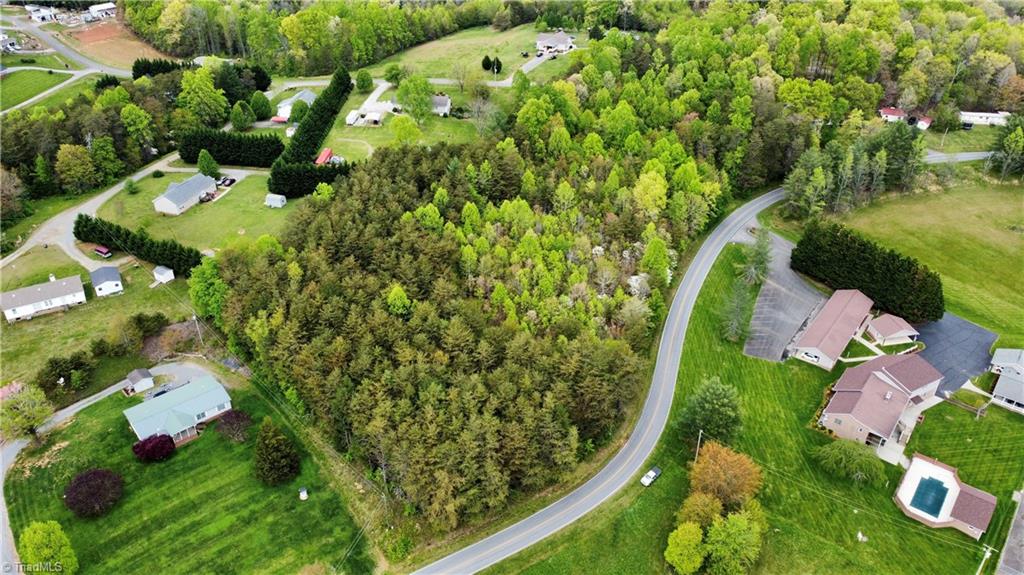4 George Chandler Road Mount Airy, NC 27030 - Photo 8 of 13 Gallery Image 8