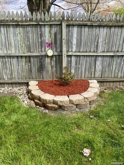 8108 Pardee Road Taylor, MI 48180 - Photo 25 of 58 25. A CLOSER VIEW OF THE LANDSCAPING!