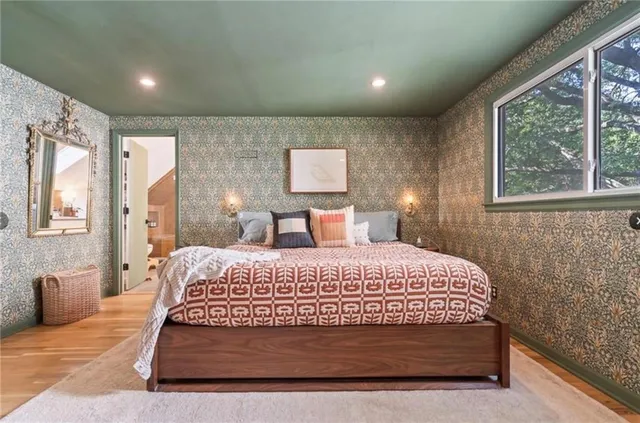 $850,000 | 9516 Linden Street, Overland Park, KS 66207