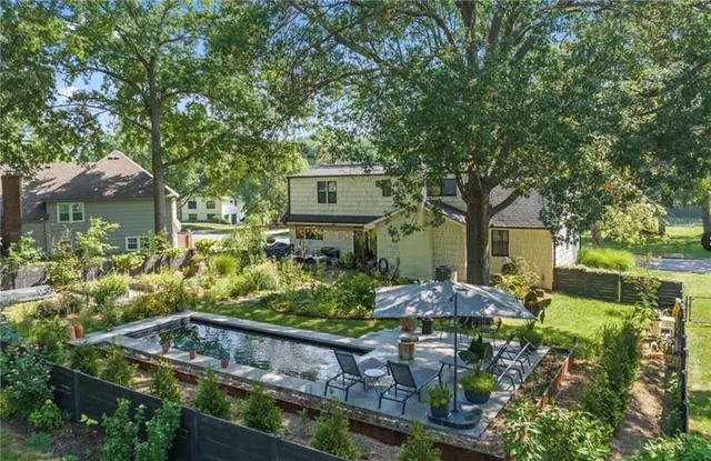 $850,000 | 9516 Linden Street, Overland Park, KS 66207