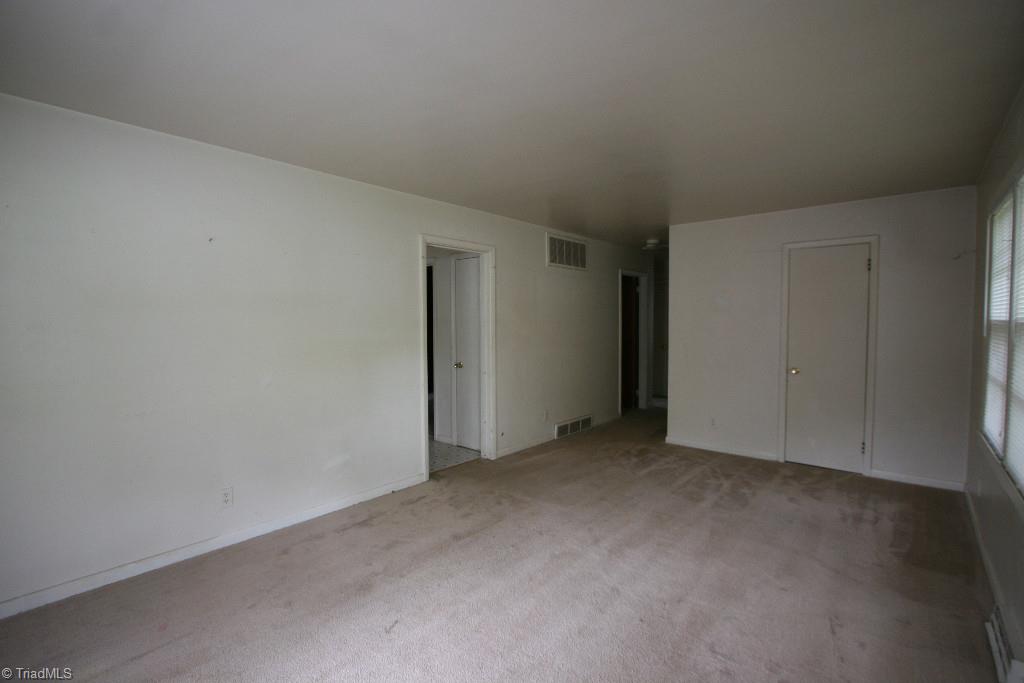 3734 Rolling Road High Point, NC 27265 - Photo 3 of 13