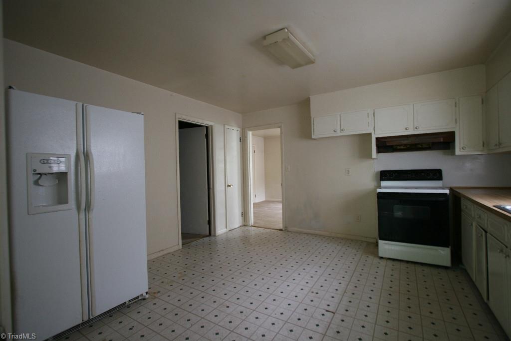 3734 Rolling Road High Point, NC 27265 - Photo 6 of 13