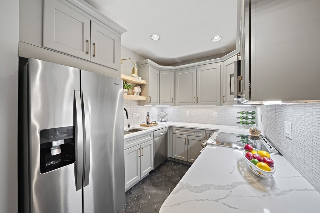 7 Durham Street, Unit 3 Boston, MA 02115 - Photo 8 of 27