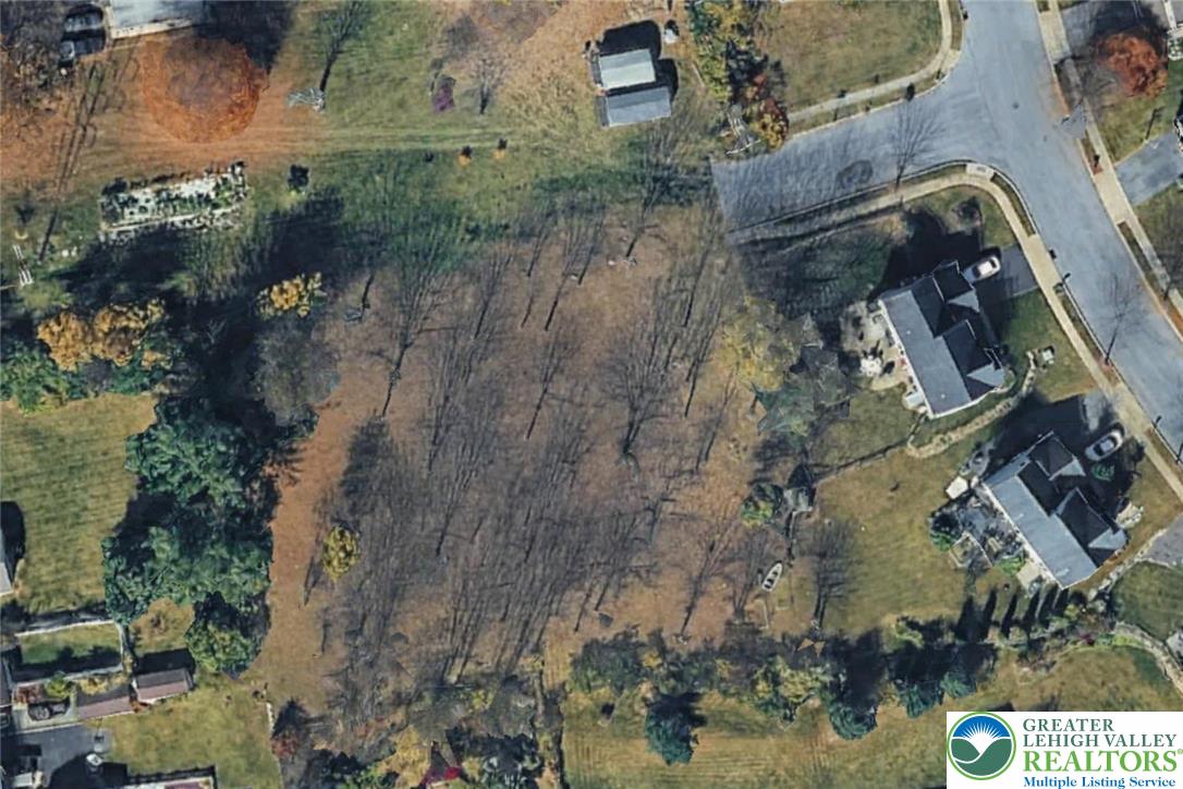 4720 3rd Street Whitehall, PA 18052 - Photo 2 of 5