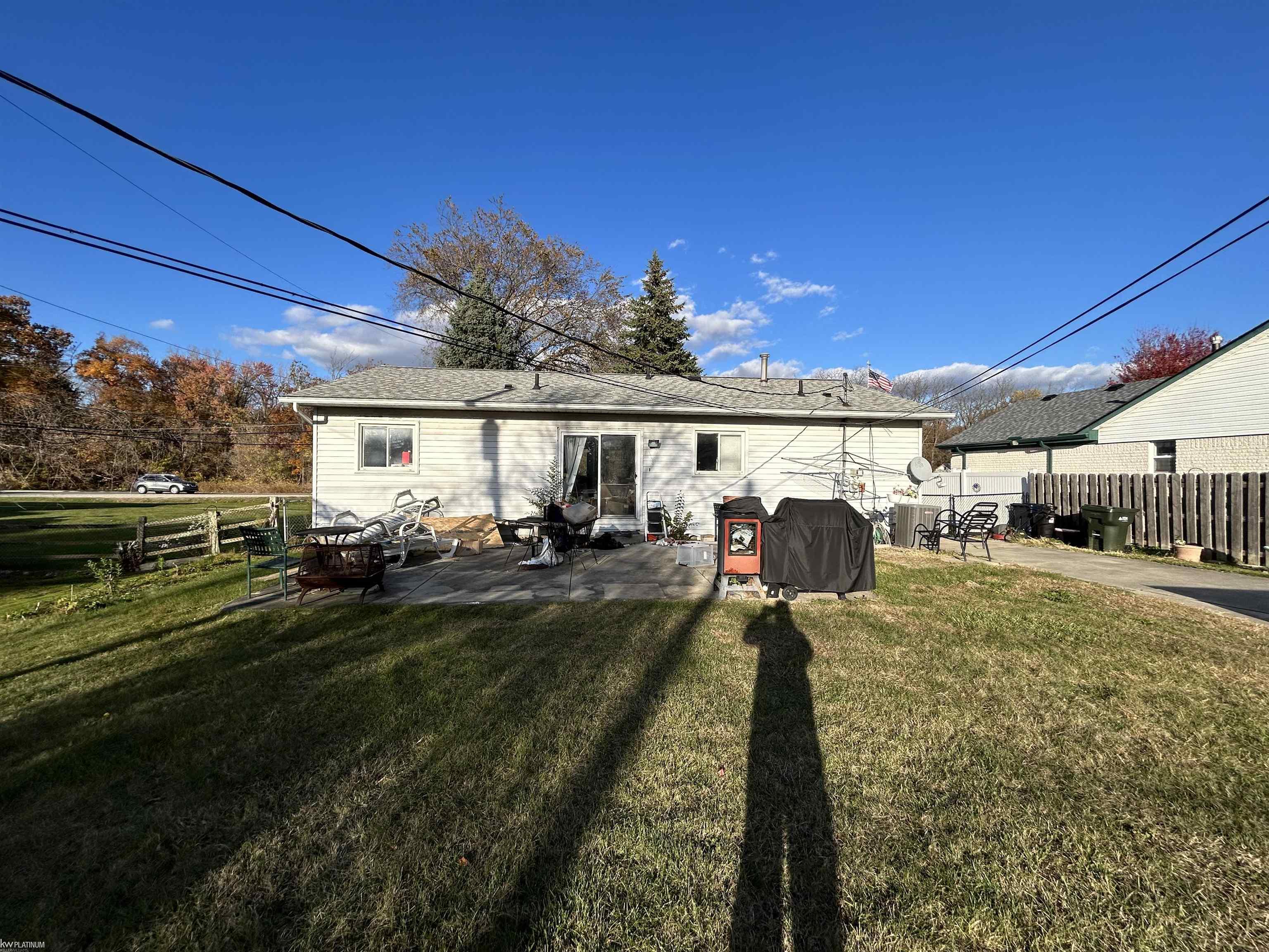 39839 Utica Road Sterling Heights, MI 48313 - Photo 3 of 5