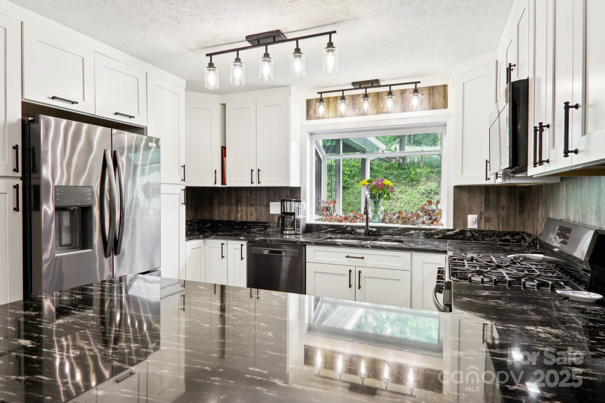 68 Broyles Road Hendersonville, NC 28791 - Photo 12 of 48 Gallery Image 12