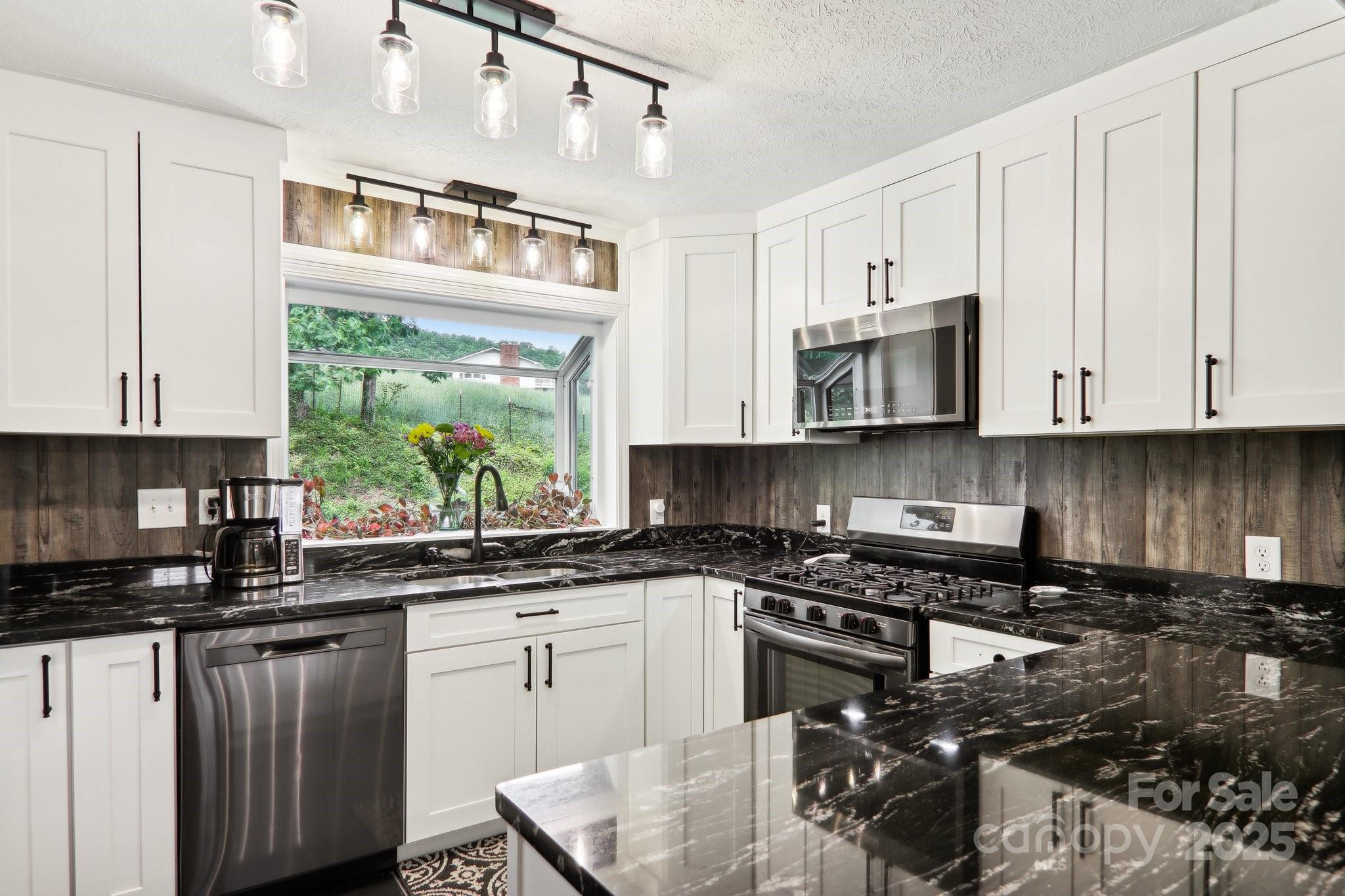 68 Broyles Road Hendersonville, NC 28791 - Photo 13 of 48 Gallery Image 13