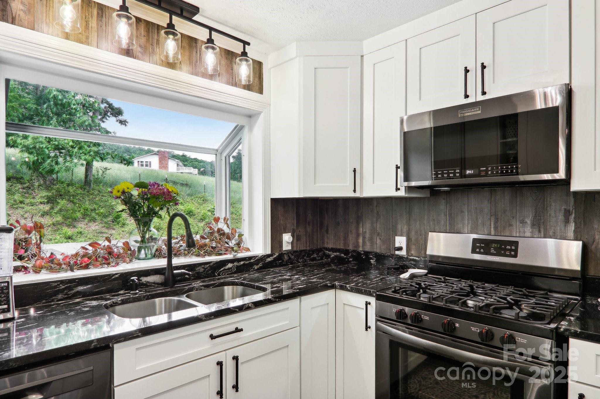 68 Broyles Road Hendersonville, NC 28791 - Photo 14 of 48 Gallery Image 14