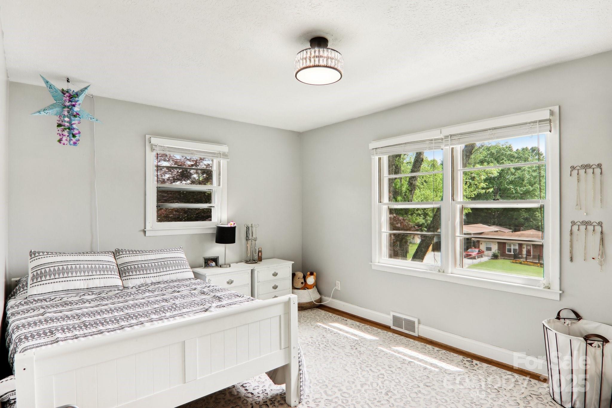 68 Broyles Road Hendersonville, NC 28791 - Photo 26 of 48 Gallery Image 26