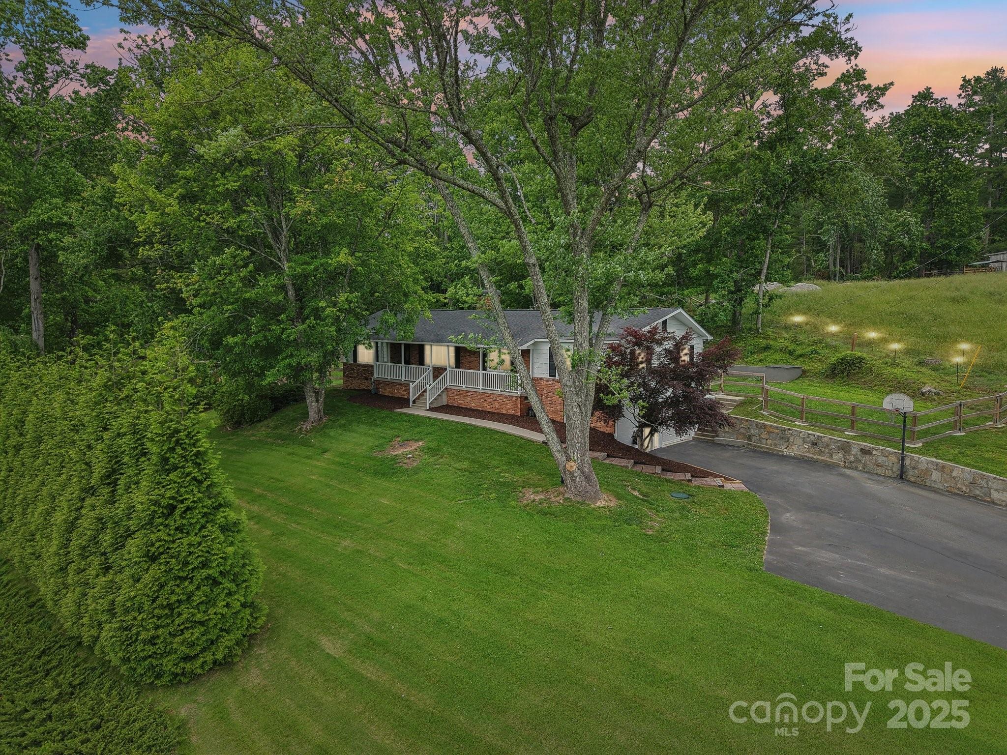 68 Broyles Road Hendersonville, NC 28791 - Photo 40 of 48 Gallery Image 40