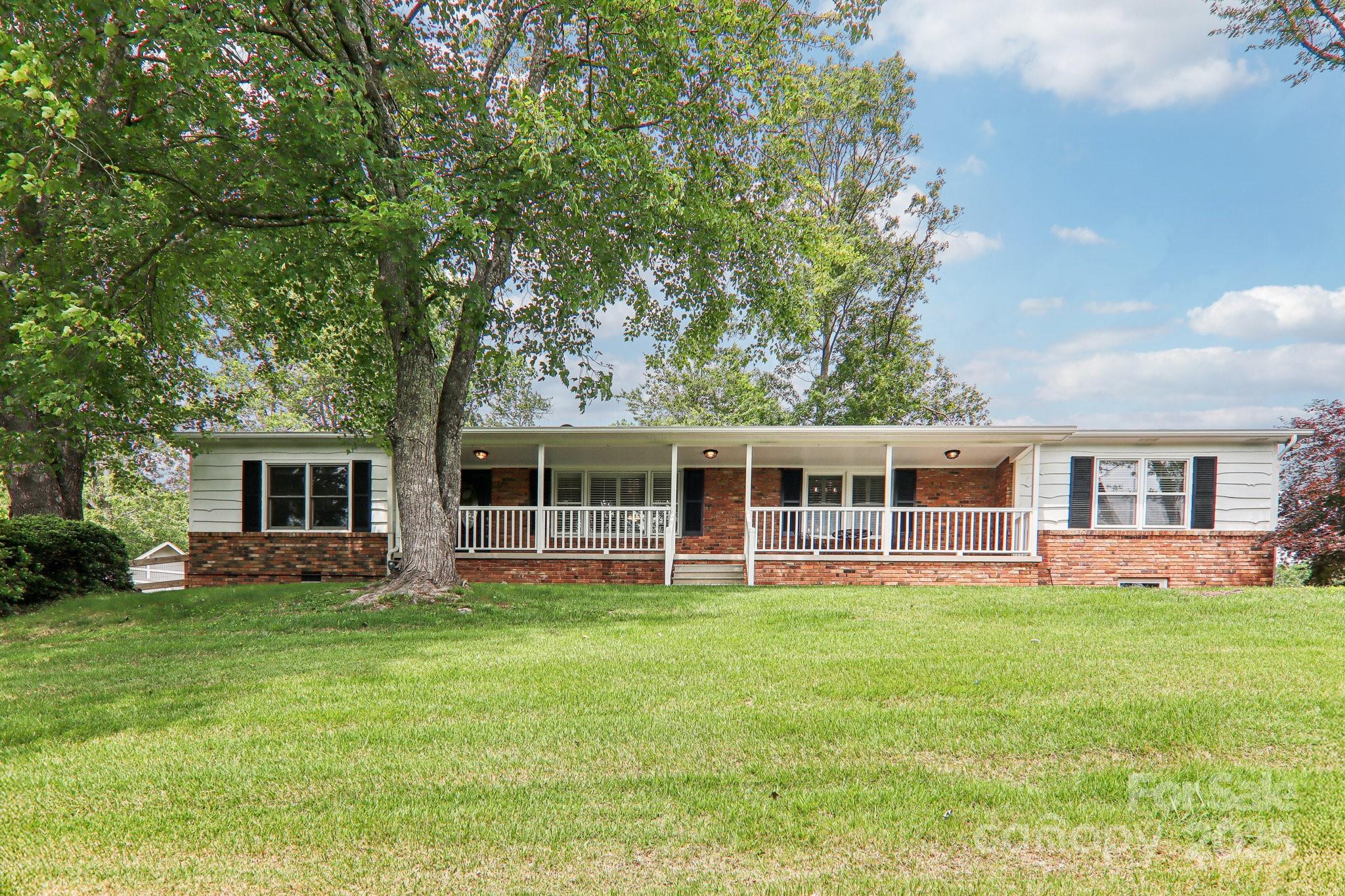 68 Broyles Road Hendersonville, NC 28791 - Photo 42 of 48 Gallery Image 42