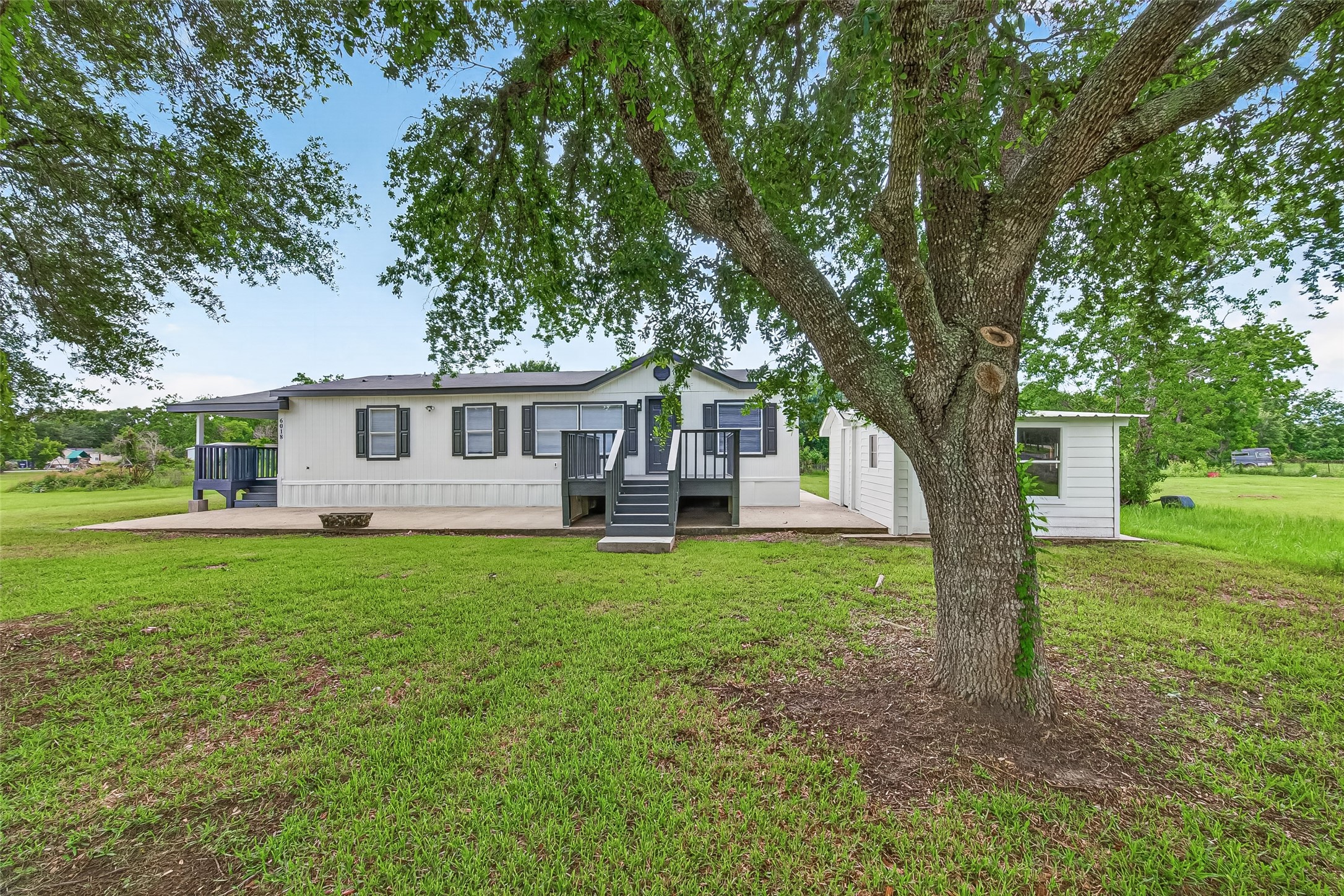 6018 Barney Lane Rosharon, TX 77583 - Photo 5 of 38