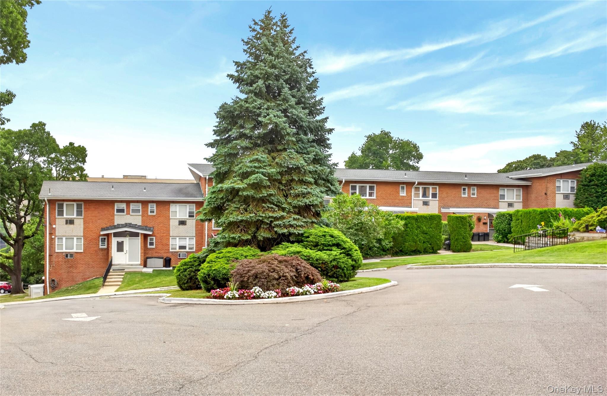 Sought after two story  two bedroom unit in great location. Pet friendly.